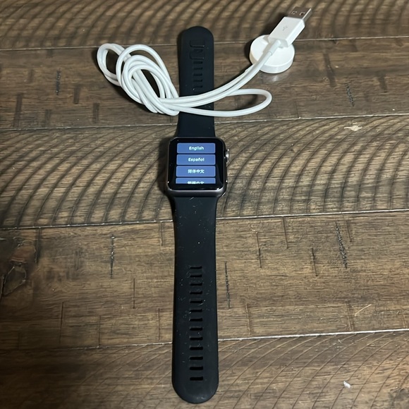 Apple Watch - Picture 2 of 6